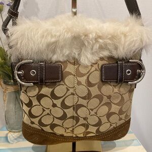 Vintage Coach F052-8K47 Sig Shearling Fur Trim Shoulder Y2K Brown Suede Purse